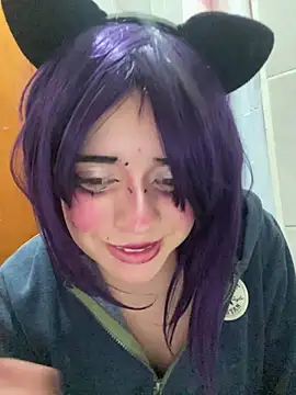 Lucy_YupiSweet élő XXX-chatje