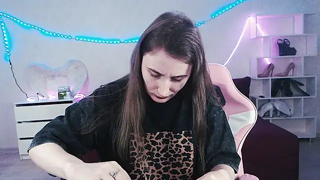 AliceGlorious' Live XXX Chat