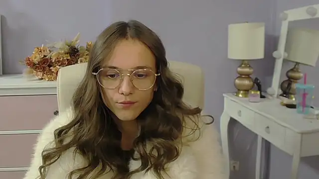 dirtyxEmily Adlı Modelin Canlı XXX Sohbeti