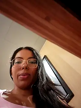 SheenaBrooke Adlı Modelin Canlı XXX Sohbeti