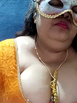 tamilthanushri élő XXX-chatje