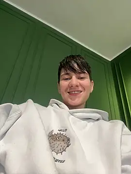 ravenryx Adlı Modelin Canlı XXX Sohbeti