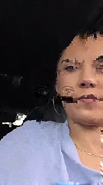 Risky_julia2330 élő XXX-chatje