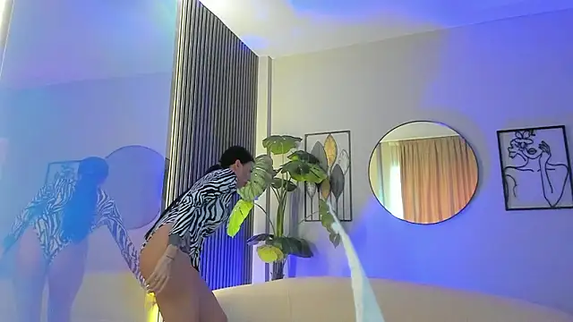 KaylaLuxx_'s Live XXX Chat