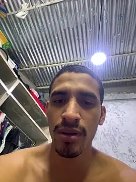 Chat +18 de ikaro21 ao vivo