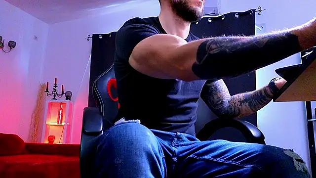 Chat XXX en directo de MightyAaron66