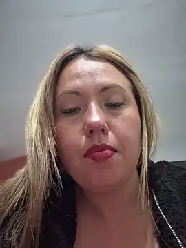 VIOLETA-25_ 现场XXX聊天