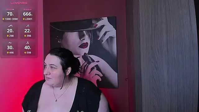 QueenOfHaze 即時 XXX 聊天