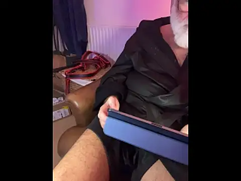 LeatherSdaddy's Live XXX Chat