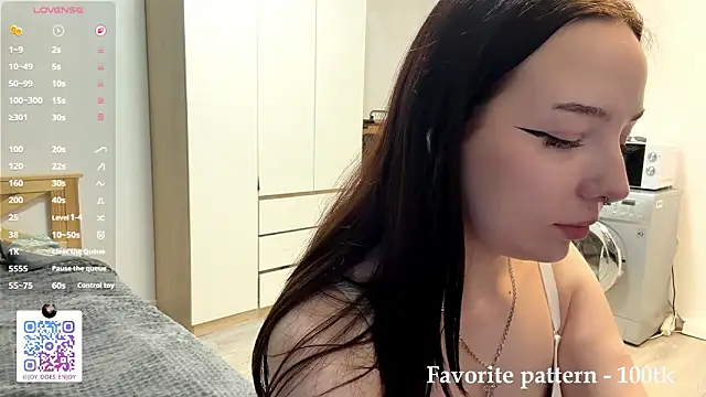 WhiteNoiseJoy's Live XXX Chat