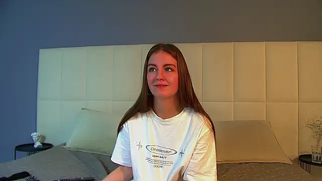 SofiaSarvain 即時 XXX 聊天