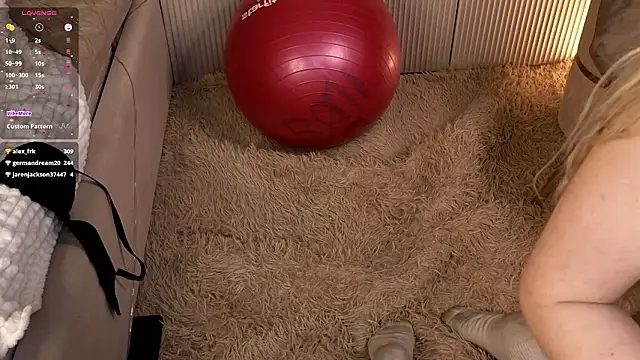 LynellPaveglio's Live XXX Chat