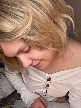 misapolii Adlı Modelin Canlı XXX Sohbeti