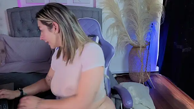 Isabella_lt 即時 XXX 聊天