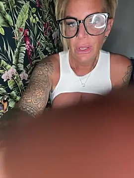 Big-Tits696969 Live XXX-Chat