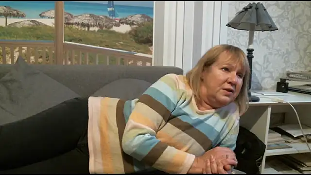 Nikole111 Live XXX-Chat