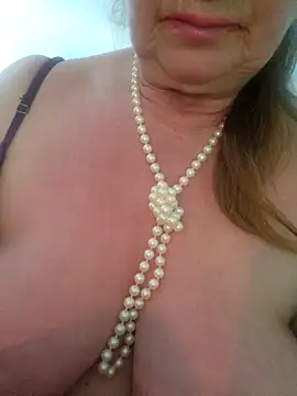 Hot-Muci's Live XXX Chat