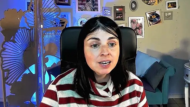 MartaEdams Adlı Modelin Canlı XXX Sohbeti