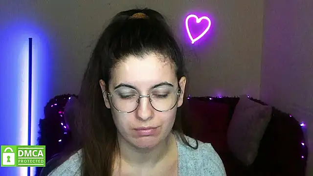 Aminabeatris: онлайн-секс-чат