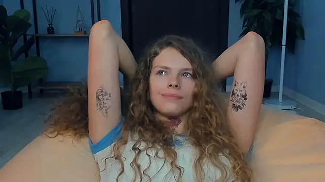 RayaNenliaのライブXXXチャット