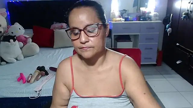 pervert_mommy_ Adlı Modelin Canlı XXX Sohbeti