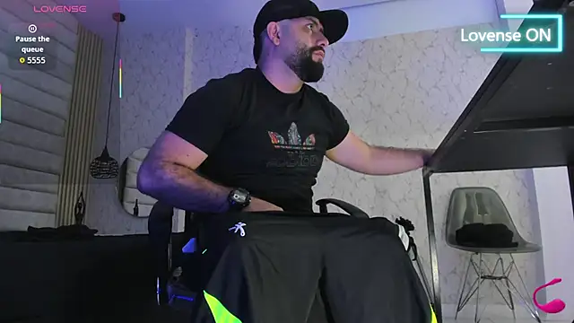 jhon_bear03: онлайн-секс-чат