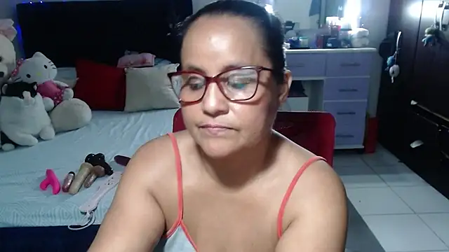 pervert_mommy_ Adlı Modelin Canlı XXX Sohbeti