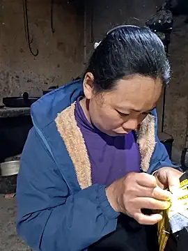 miomio-12 即時 XXX 聊天