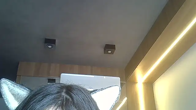 SkinnyKitten: онлайн-секс-чат