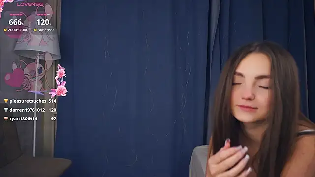 LoraDavi's Live XXX Chat