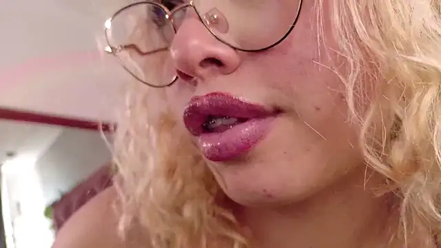 Haelycute: απευθείας συνομιλία ΧΧΧ