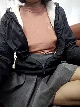 XXX chat uživo modela Haralushiaaa