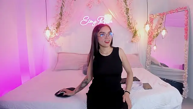 eimi_rosse18's Live XXX Chat