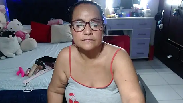 pervert_mommy_'s Live XXX Chat