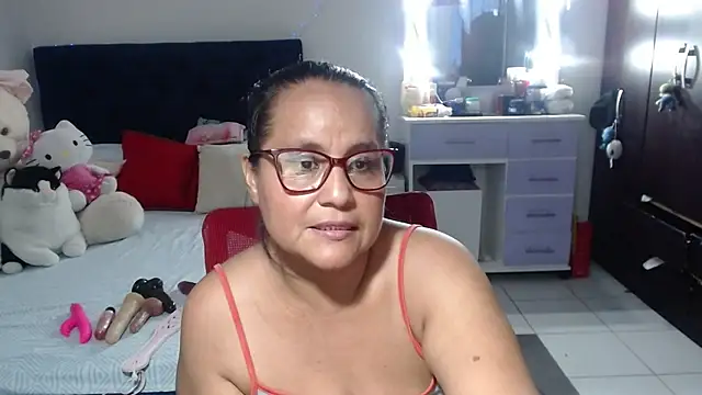 pervert_mommy_ Adlı Modelin Canlı XXX Sohbeti