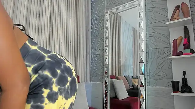 BriannaChelsea élő XXX-chatje