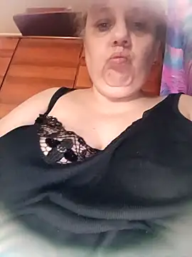 Julian-A: απευθείας συνομιλία ΧΧΧ