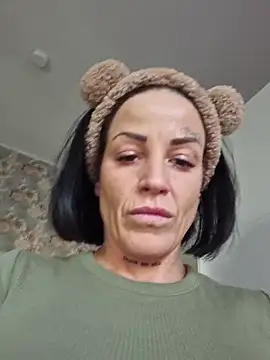 EmilyDiazofficial Adlı Modelin Canlı XXX Sohbeti