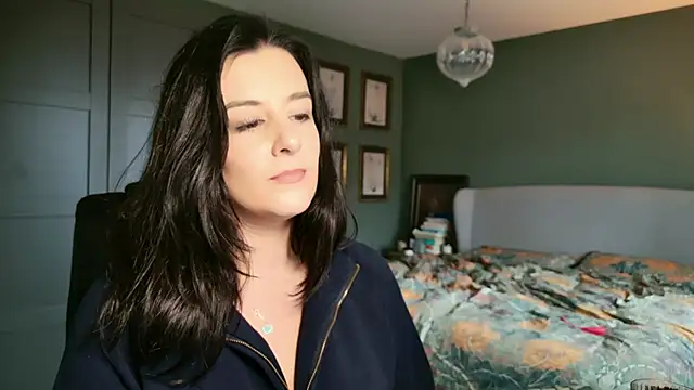 yourcassiexo Adlı Modelin Canlı XXX Sohbeti