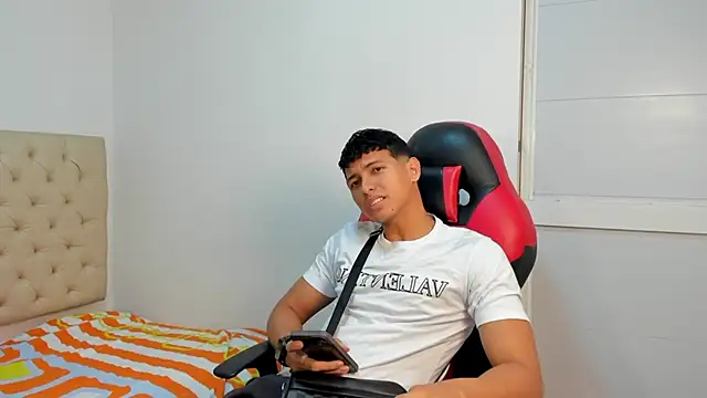 yei-sant: απευθείας συνομιλία ΧΧΧ