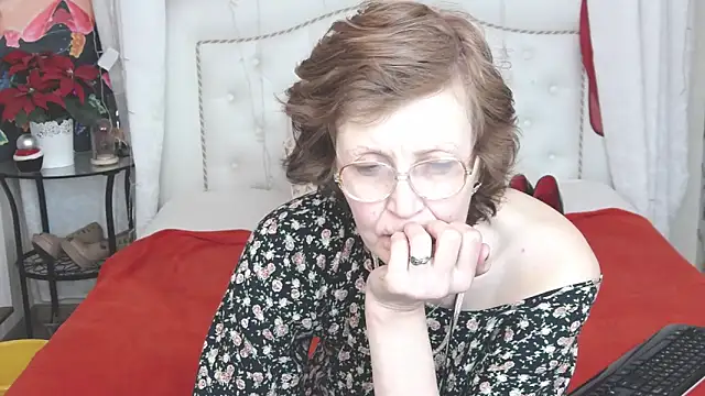 SilviaHart: онлайн-секс-чат