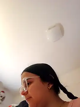 La_pe_que's Live XXX Chat