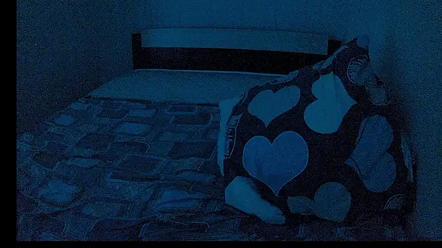 Snow-Bars77's Live XXX Chat