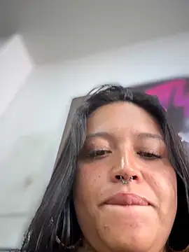 -Mia1: απευθείας συνομιλία ΧΧΧ