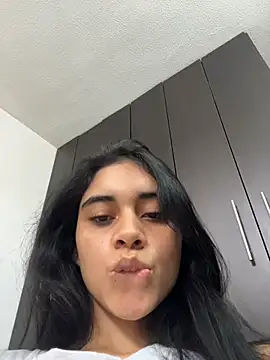 Miia_moonn Adlı Modelin Canlı XXX Sohbeti