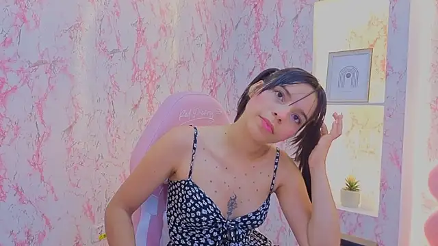 Chat +18 de IssaSkinny ao vivo