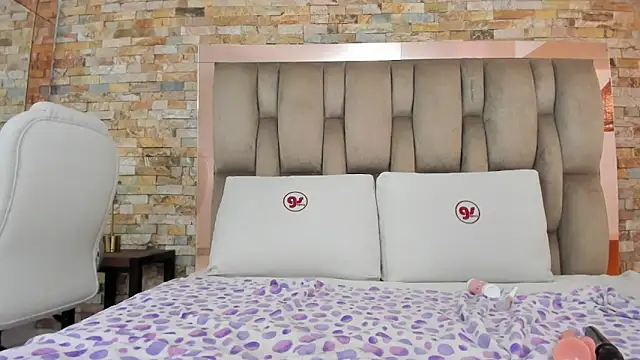 kendall_grace Adlı Modelin Canlı XXX Sohbeti