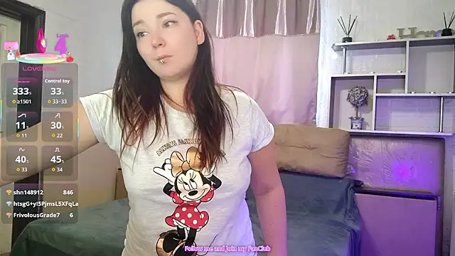 NotYourDoll's Live XXX Chat