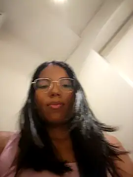 SheenaBrooke: διαδικτυακό σόου στην κάμερα