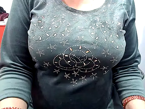 Nagma_housewife Chat XXX live